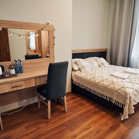 Hotel Lilia Wloszczowa ภายนอก รูปภาพ