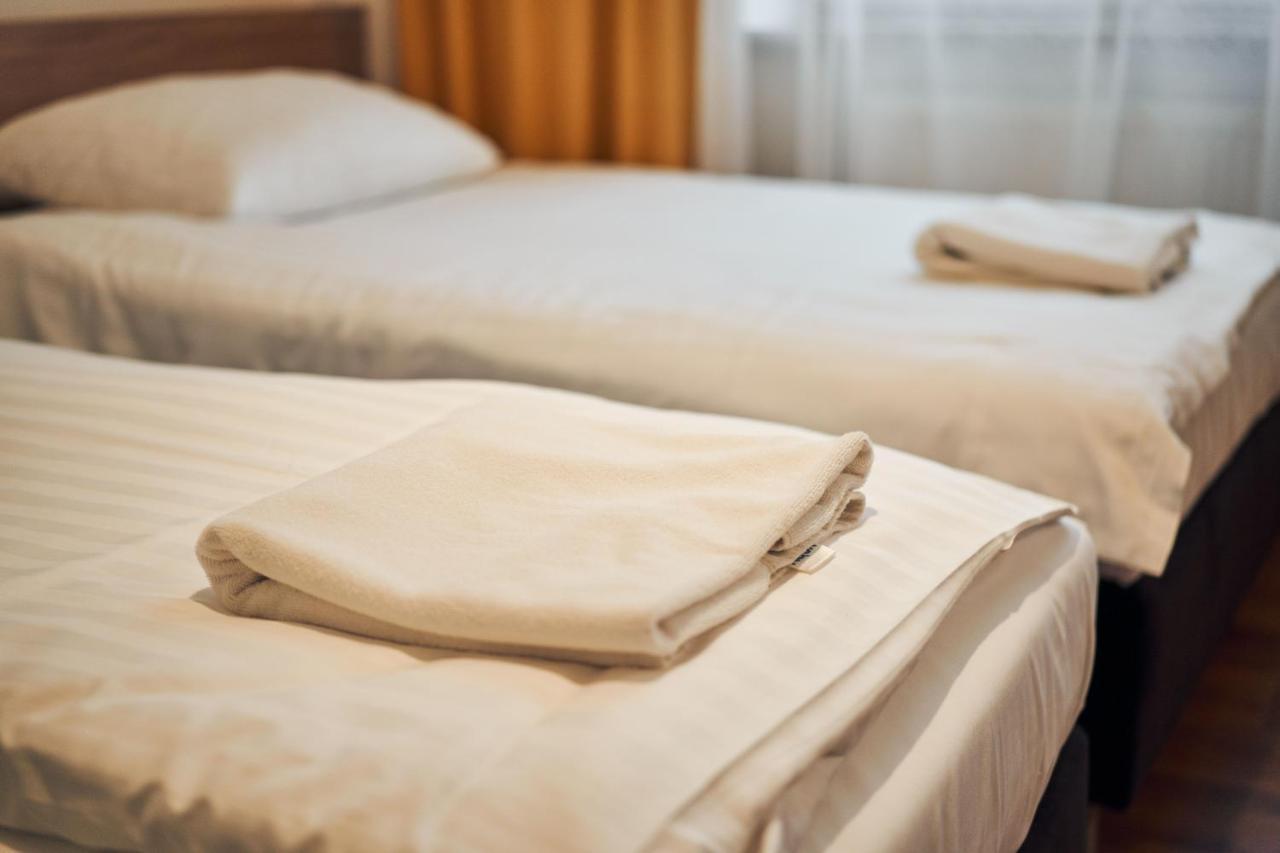 Hotel Lilia Wloszczowa ภายนอก รูปภาพ