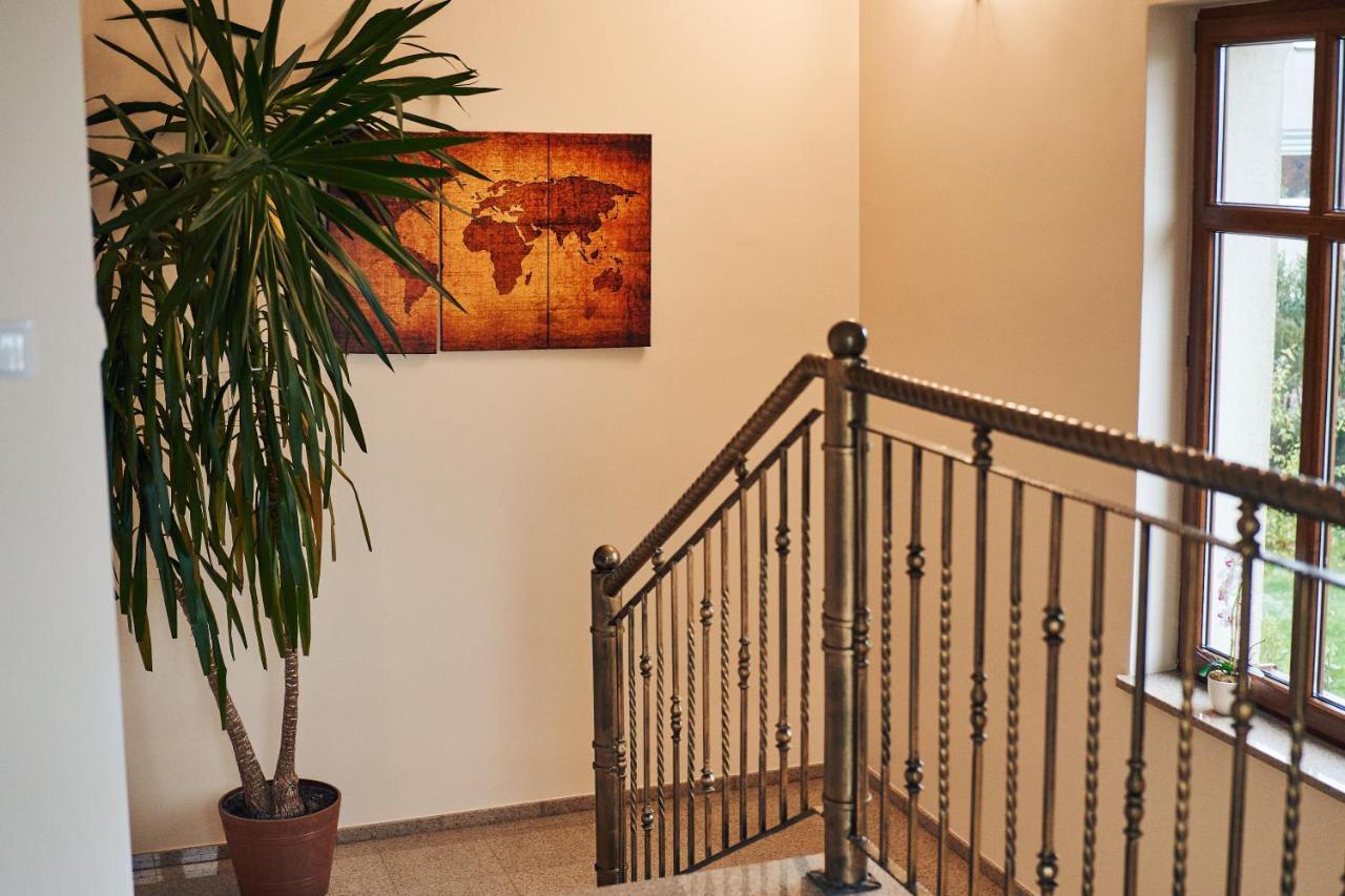 Hotel Lilia Wloszczowa ภายนอก รูปภาพ