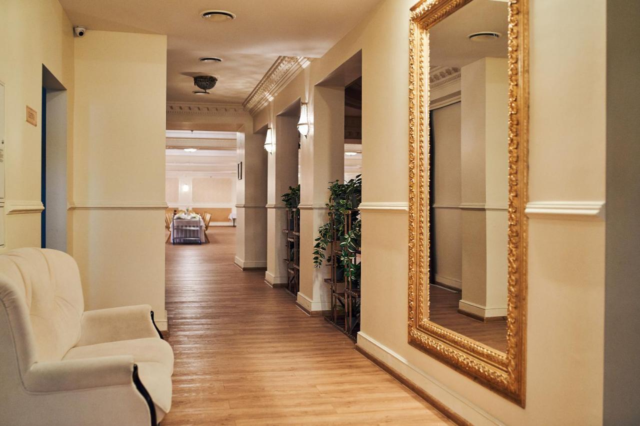 Hotel Lilia Wloszczowa ภายนอก รูปภาพ