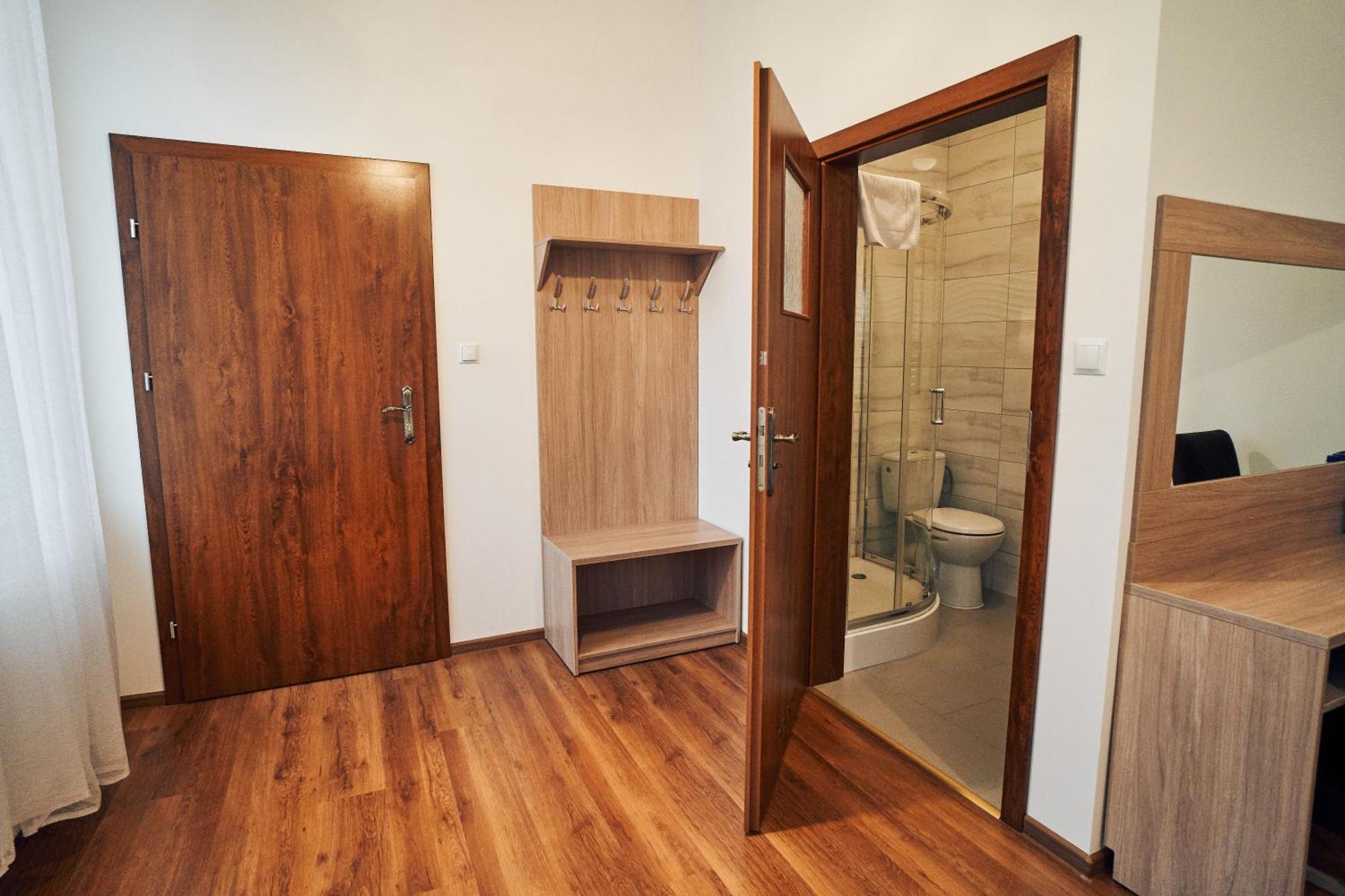 Hotel Lilia Wloszczowa ภายนอก รูปภาพ